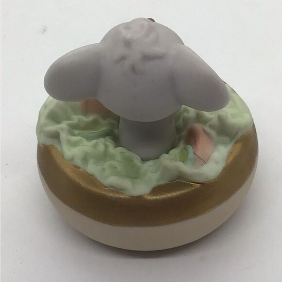 Precious Moments Mouse “Lettuce Pray” - Picture 2 of 3